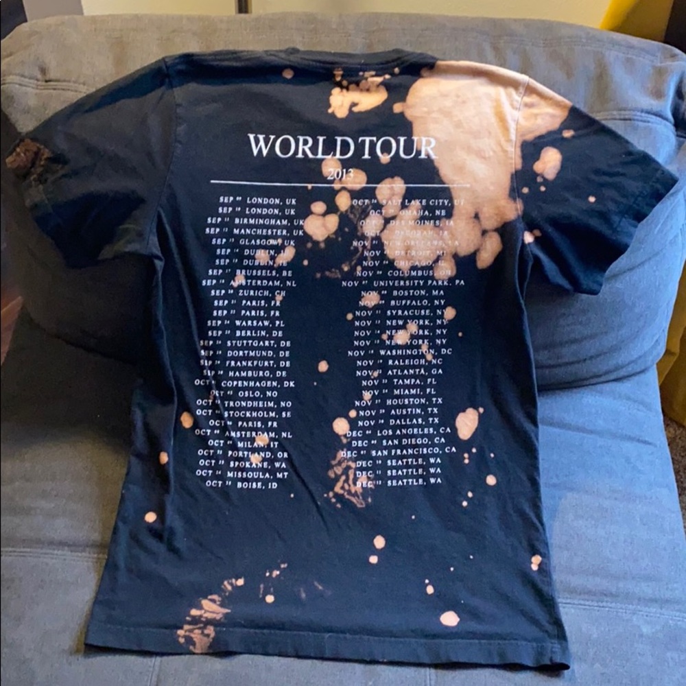 Custom bleached T - Picture 2 of 2